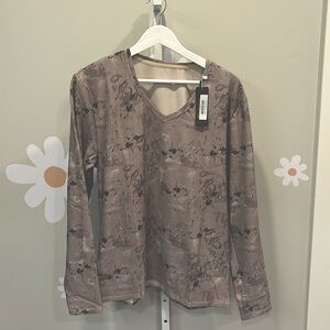 LincActive- long sleeved top-tags on